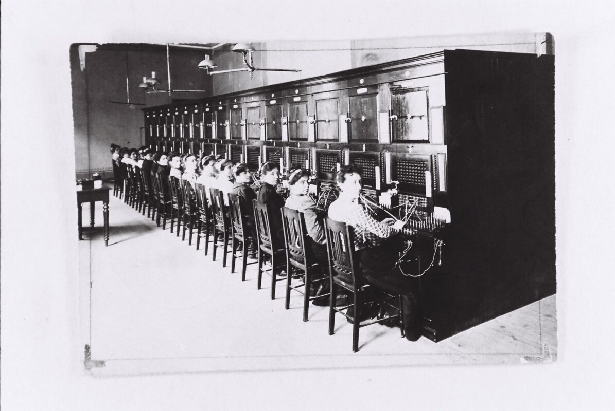 Sala de comunicaciones Oficina "Buen orden"