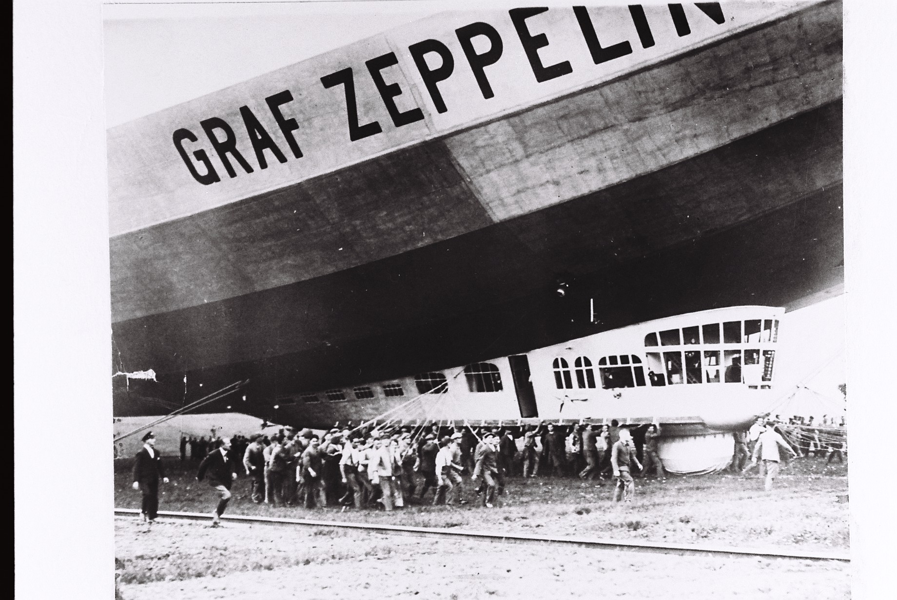 Barquilla del dirigible antes de salir del hangar
