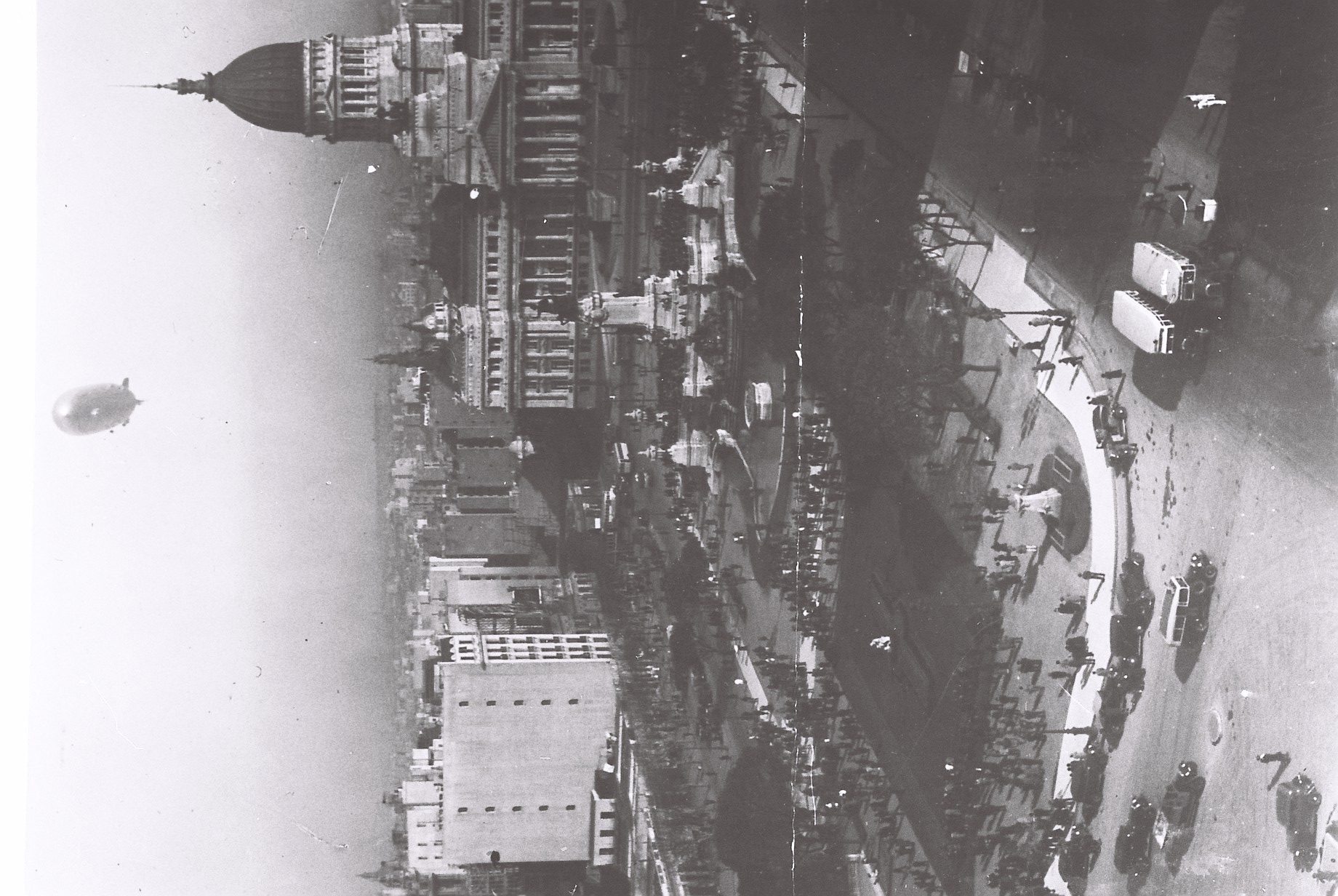 Zeppelin sobrevolando Buenos Aires