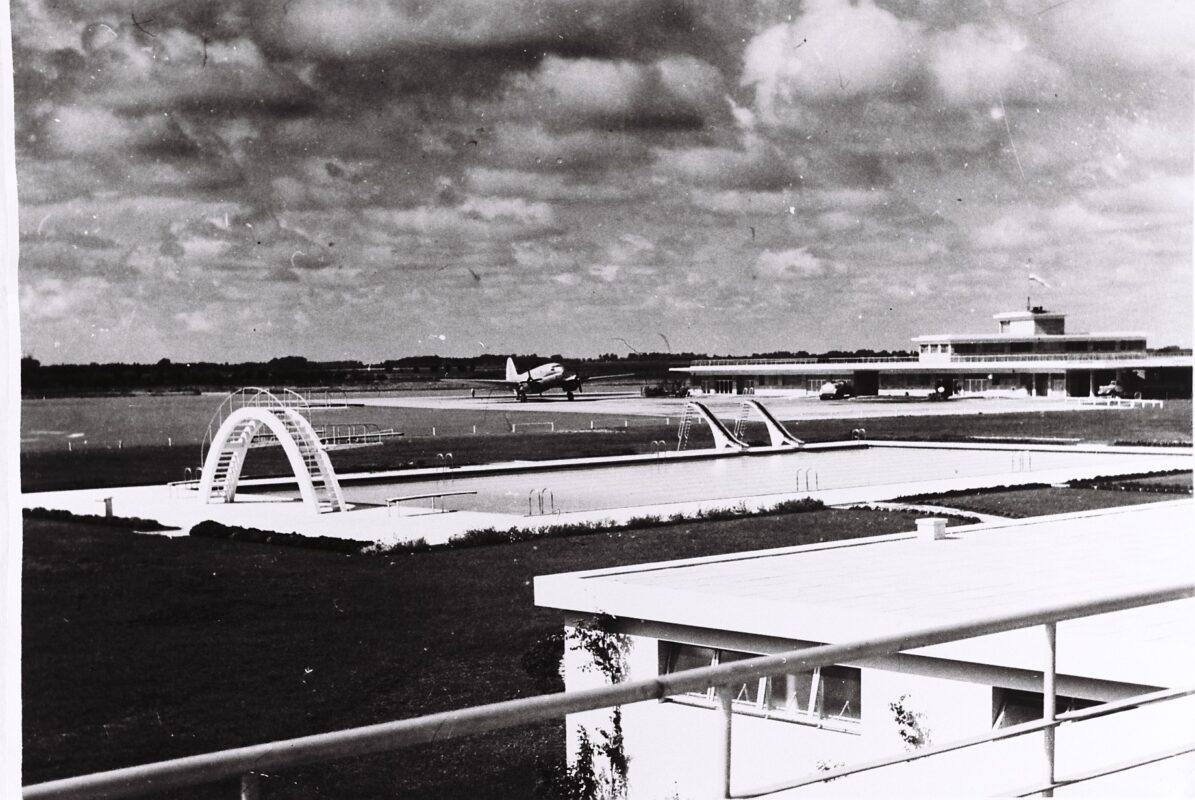 Pileta de natación y espigón nacional Aeropuerto Ezeiza