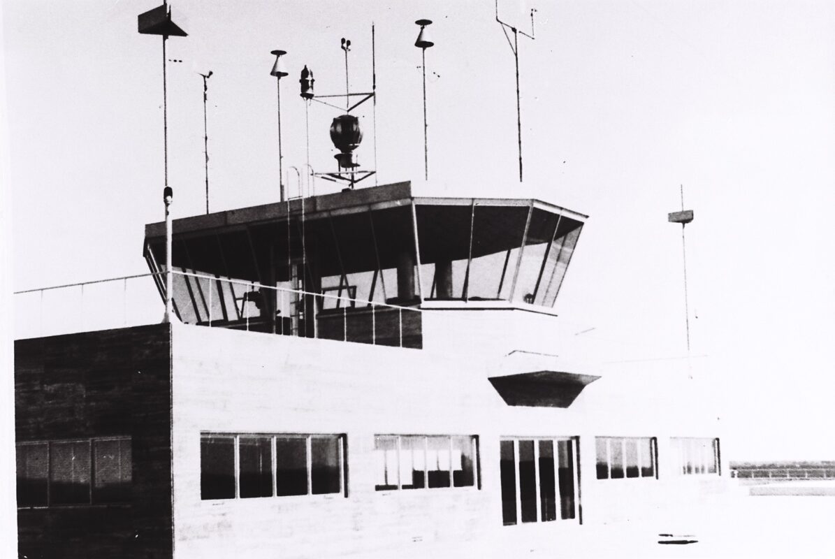 Torre de comando Aeropuerto de Ezeiza (SBU EN)