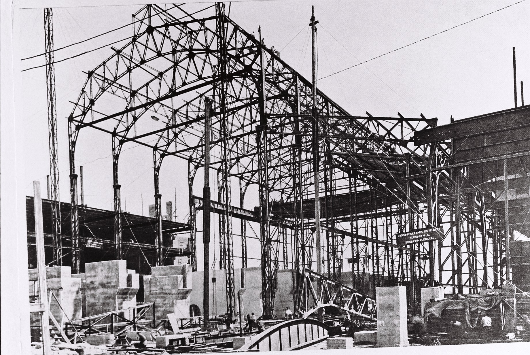 Gran usina Dock Sud CATE construcción de sala