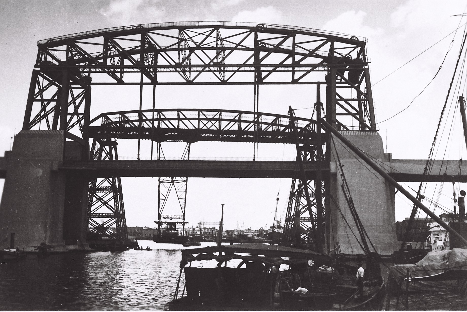 AEG Puente Nicolás Avellaneda
