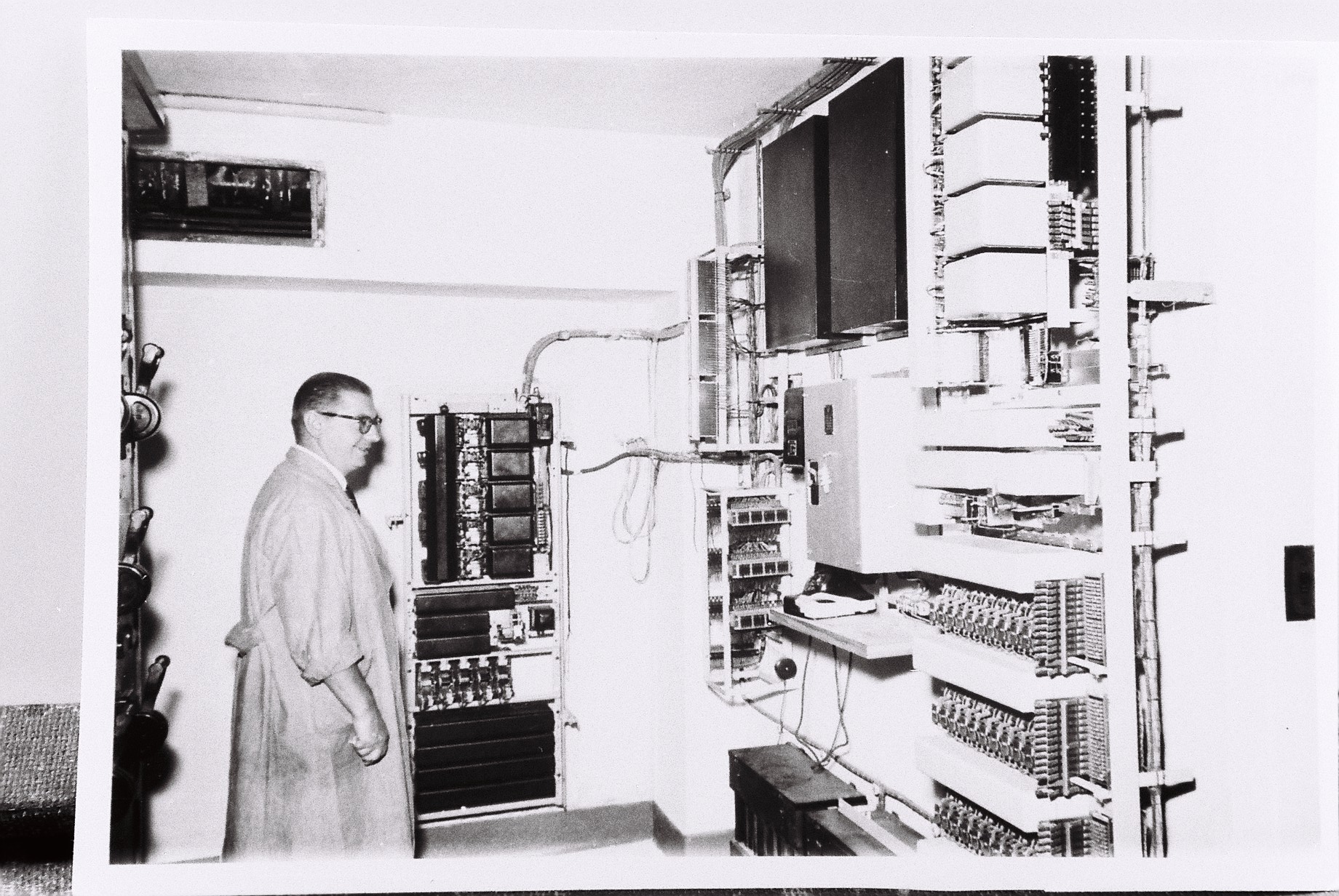 Química Bayer - Coronel Díaz - central telefónica