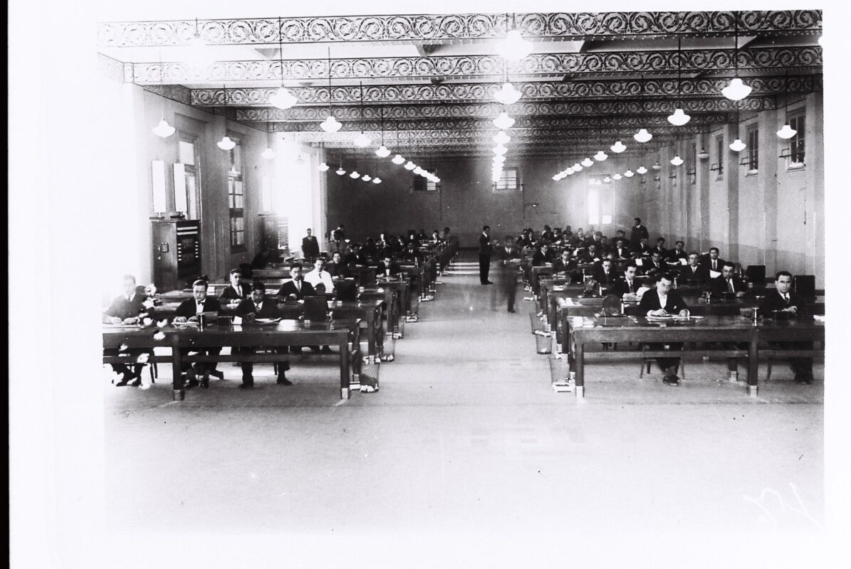 Salón de líneas urbanas