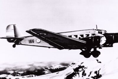 Trimotor Junks